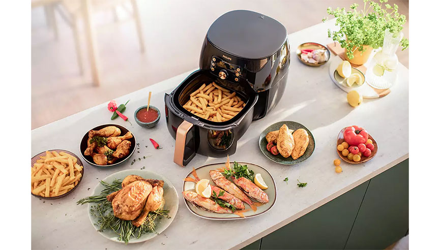 Philips Premium AirFryer XXL, 1.4Kg/7.3L, 2050-2225W, Black with Copper -  eXtra Saudi